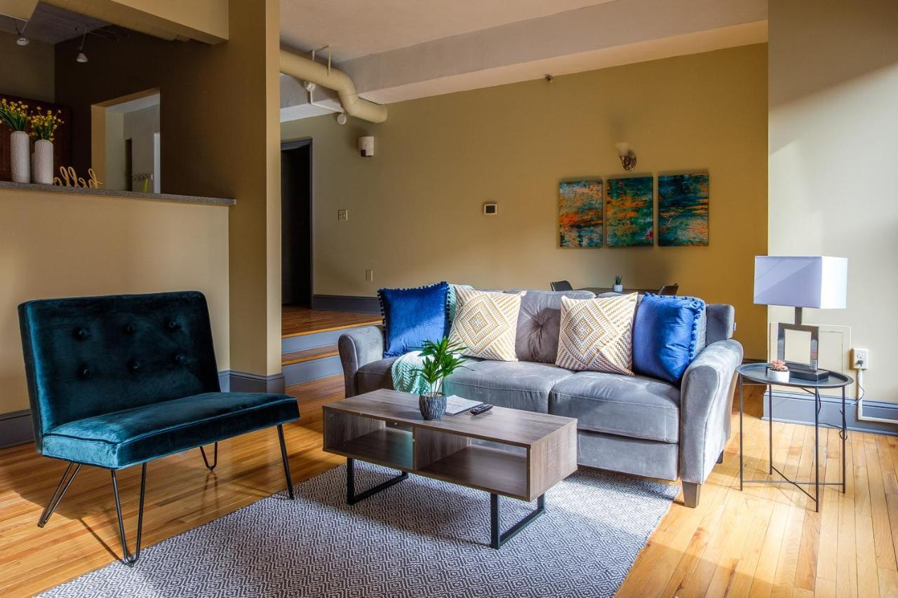 Frontdesk 2015 East 4Th Street Apts Downtown Cleveland Apartman Kültér fotó