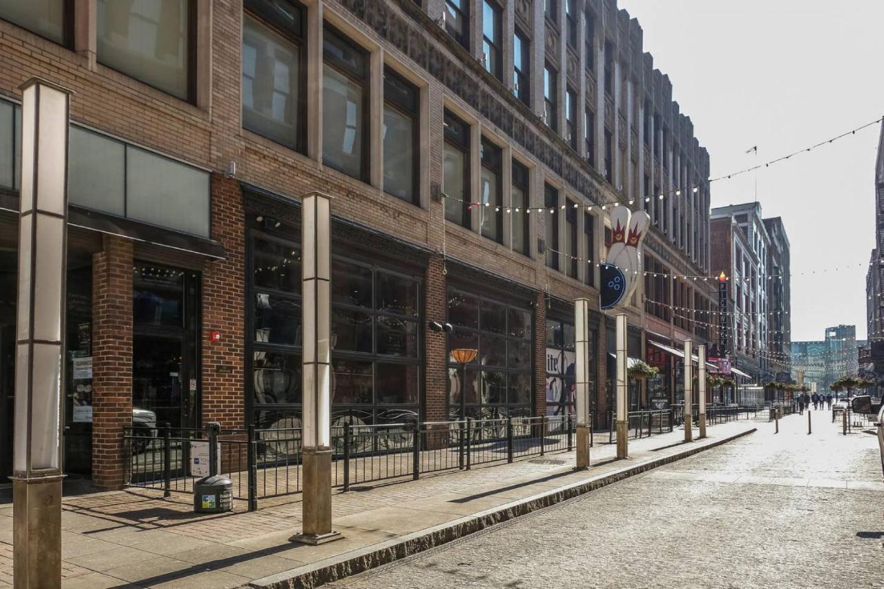 Frontdesk 2015 East 4Th Street Apts Downtown Cleveland Apartman Kültér fotó